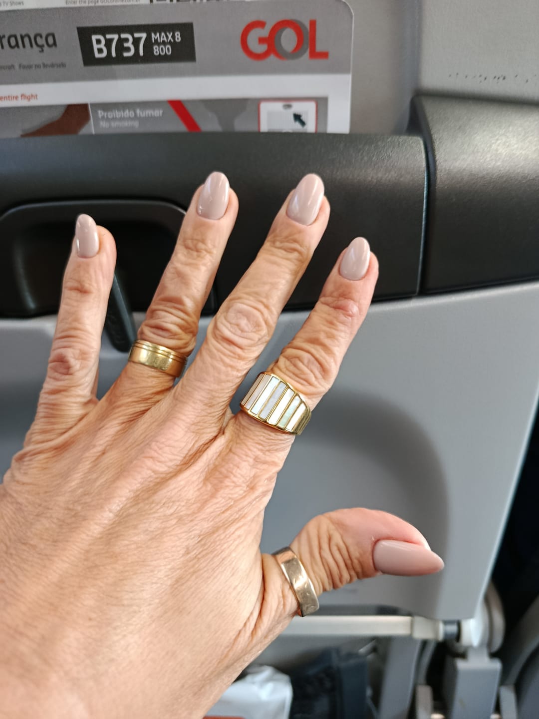 Customer photo review of Anel Coliseu Banhado em Ouro 18k