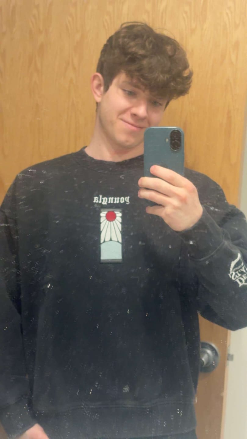 Customer photo review of 5196 - Demon Slayer: Kimetsu no Yaiba - Crewnecks