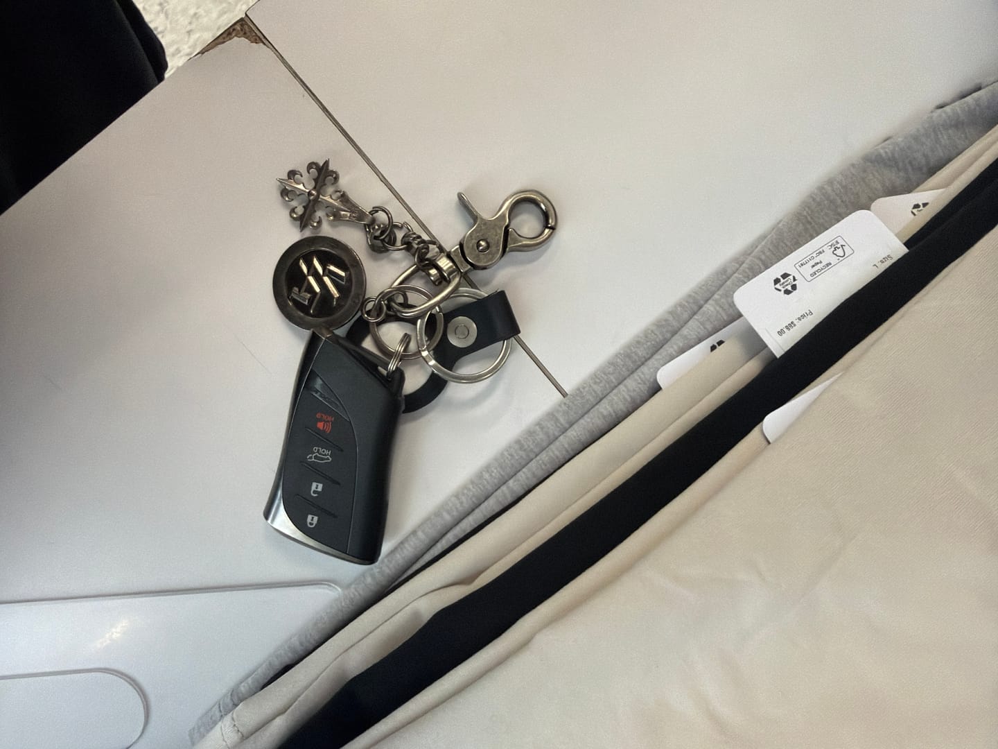 Customer photo review of 9109 - Vault Keychain
