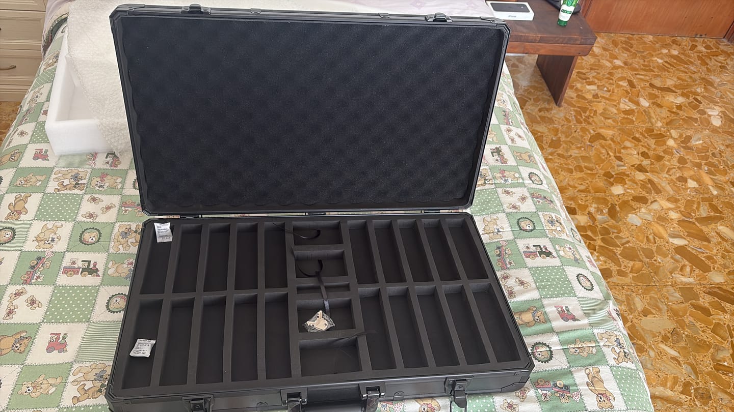 Customer photo review of Poker Case Aluminium Black 1000 PRO