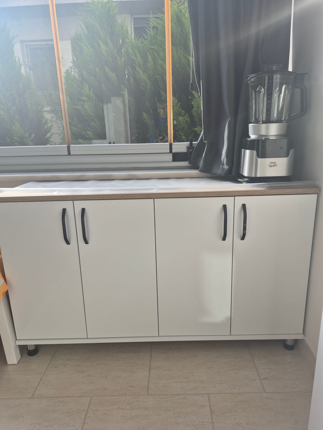 Customer photo review of Rani JE162 Kahve Köşesi Çok Amaçlı Dolap 4 Kapaklı Kiler Mutfak Dolabı Beyaz - Sepet Ceviz