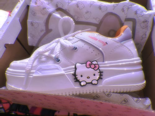 Customer photo review of HK Snowy Lace Sneaker