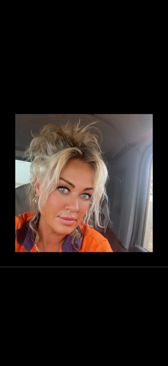 Customer photo review of Infinaluxe Customisable Lash Extensions (4 rows)