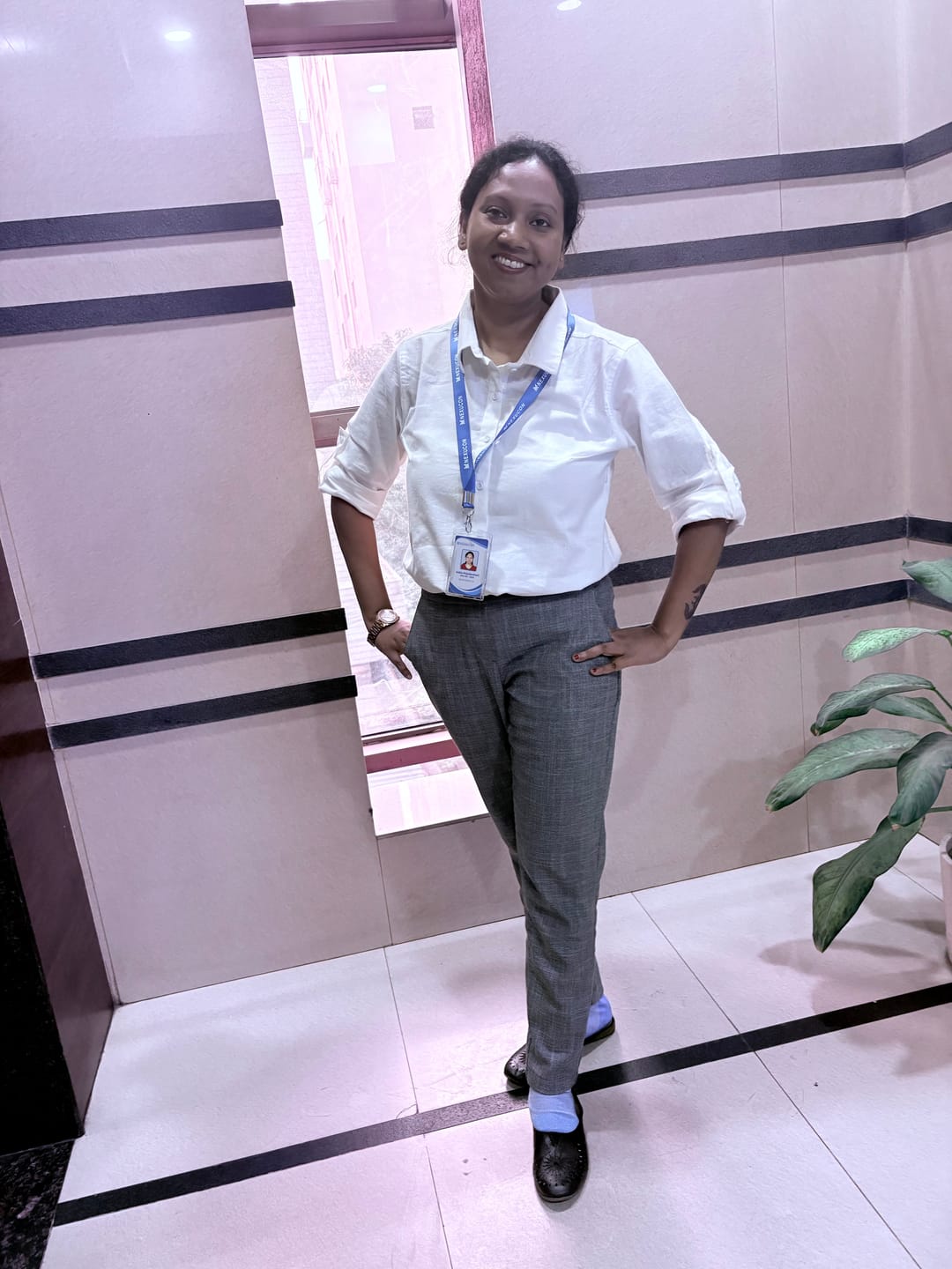 Customer photo review of Women White Airy-Linen Shirt