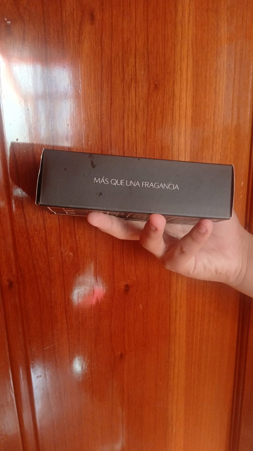 Customer photo review of H059 Inspirado en: 212 Vip Black - Carolina Herrera