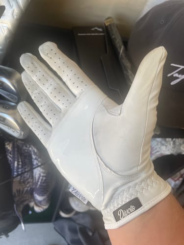 Customer photo review of Holen/Divots SureGrip Glove