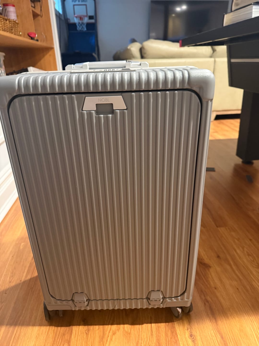 Customer photo review of Check-In Medium: All-In-One 24"