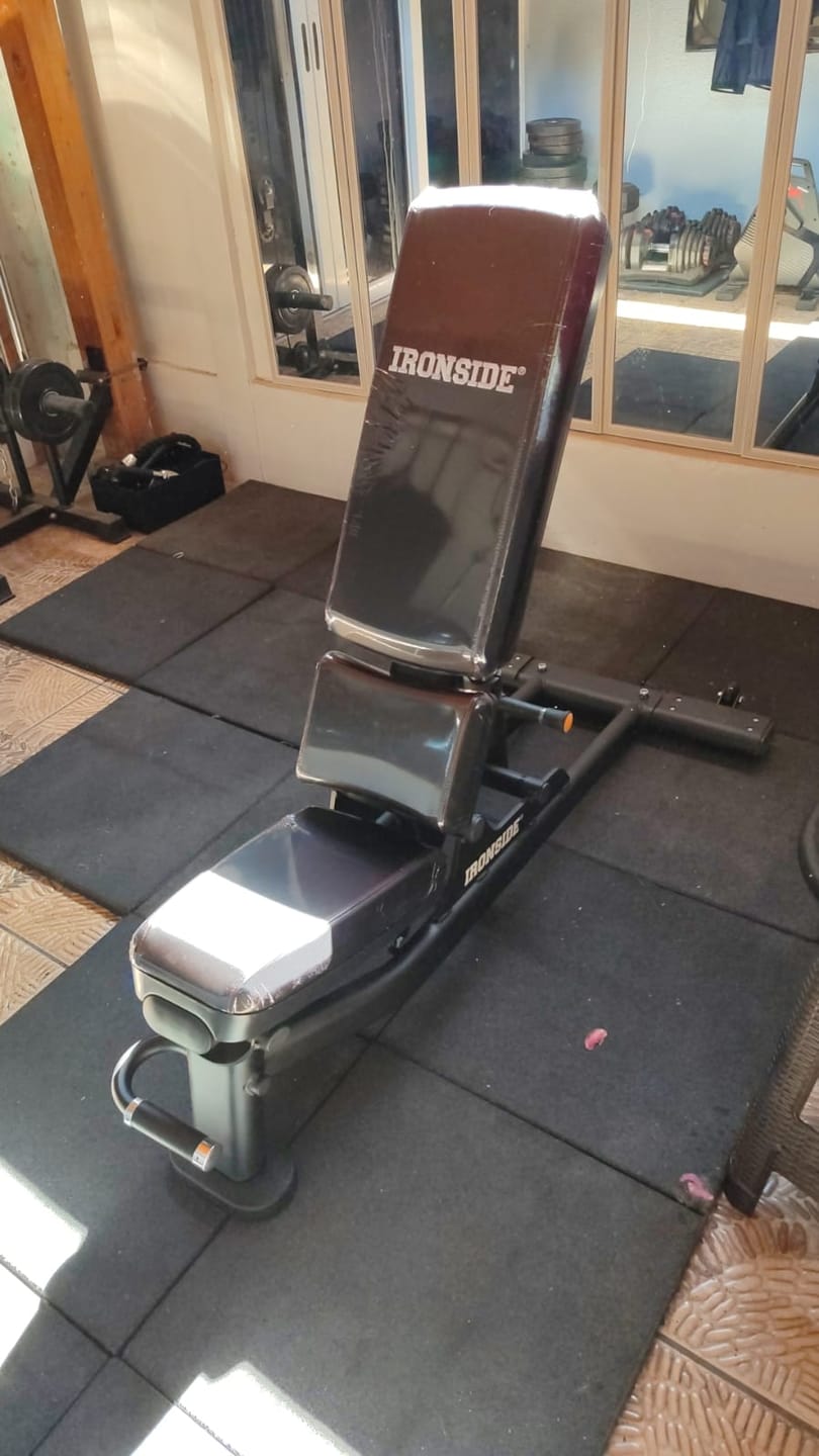 Customer photo review of Banco Ajustable IRONSIDE IPS
