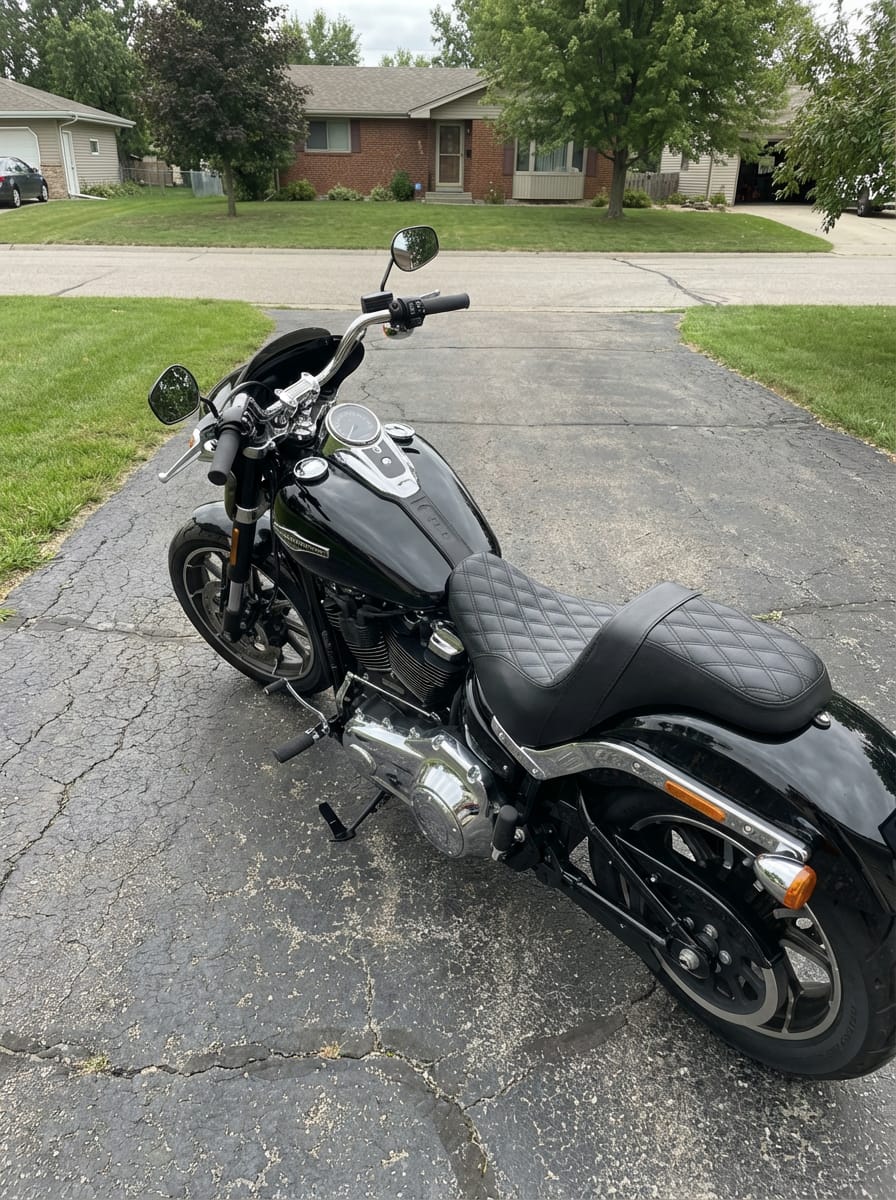 Customer photo review of Iron Born Diamond Stitch 2-Up Seat for Harley Softail Sport Glide FLSB