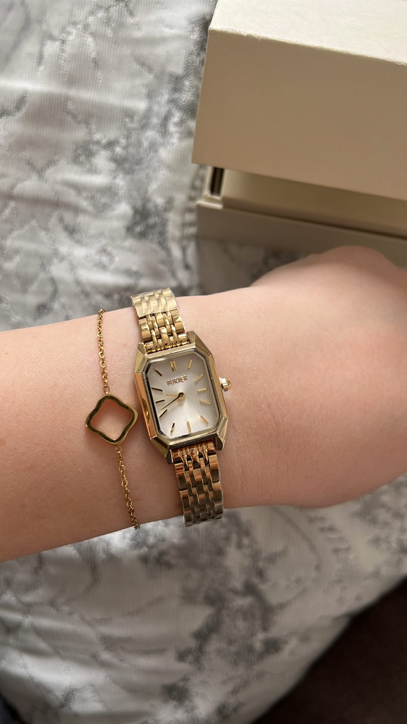 Customer photo review of Isabell Petite Gold