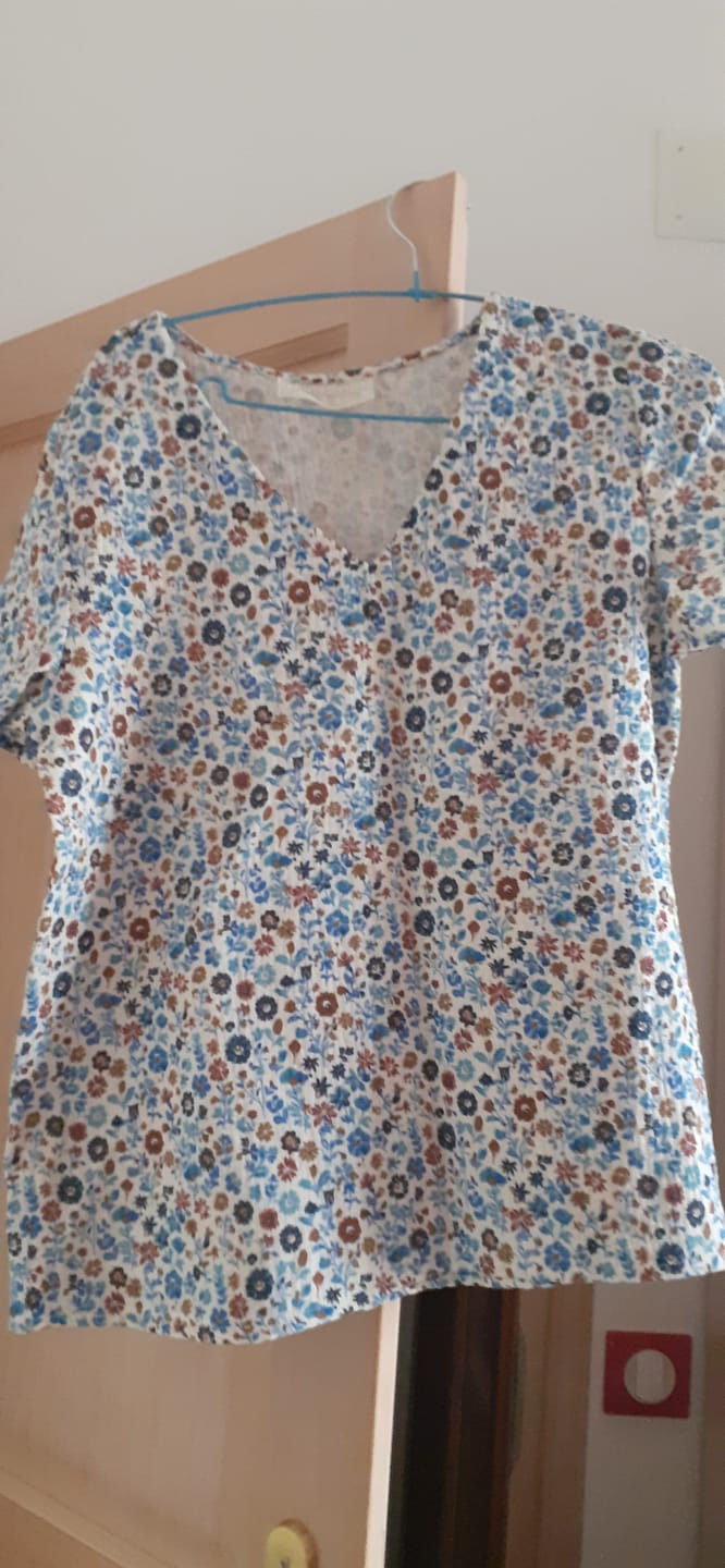 Customer photo review of Blouse Nila - Double gaze de coton fleurettes bleues