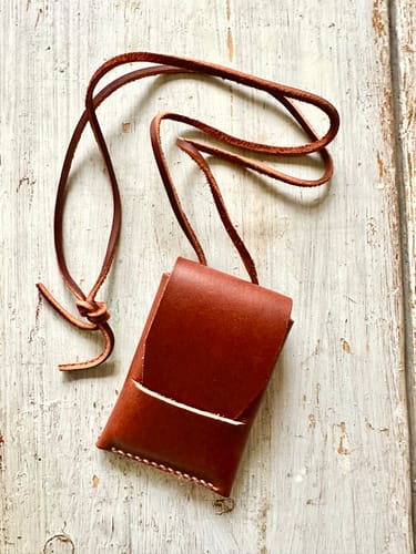 Customer photo review of Slimmad plånbok i äkta läder - Med halsrem