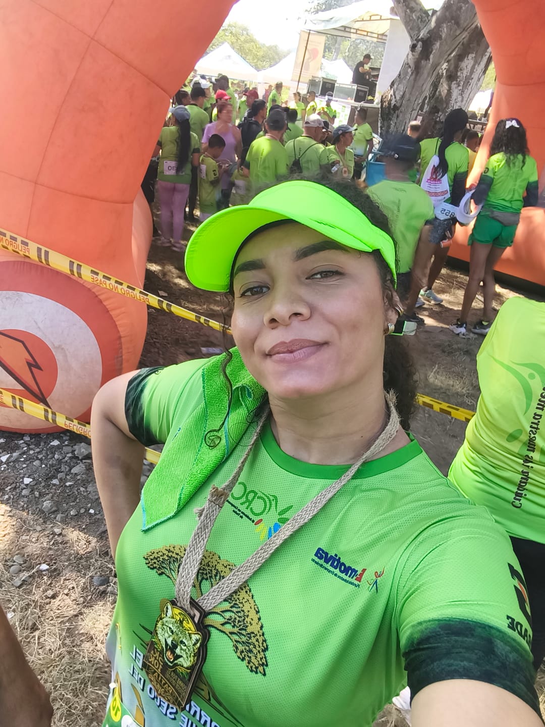 Customer photo review of 2XU Visera Run Broche Volt Black