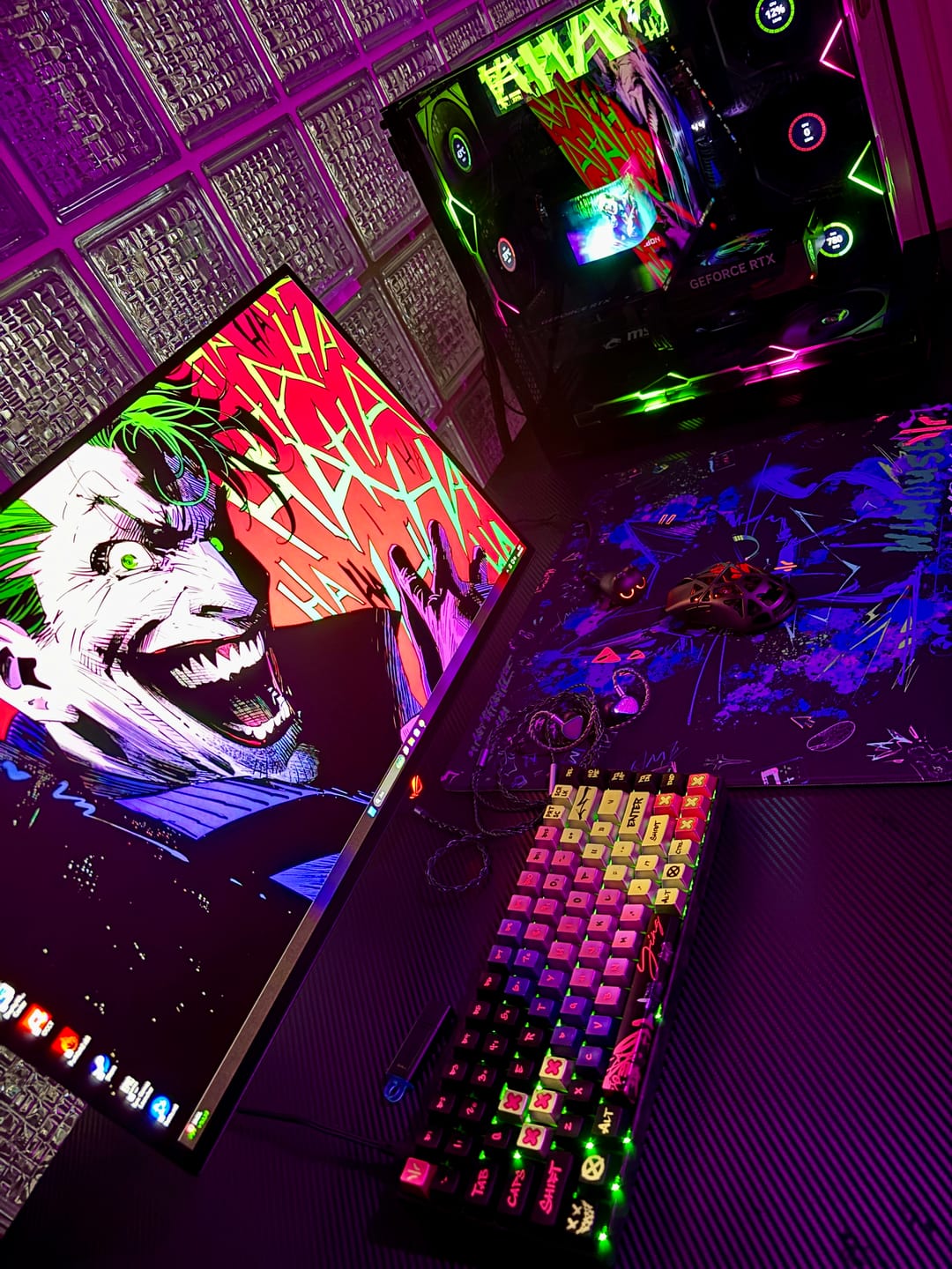Customer photo review of WLMouse Cyber Grafitti Poron Mousepad