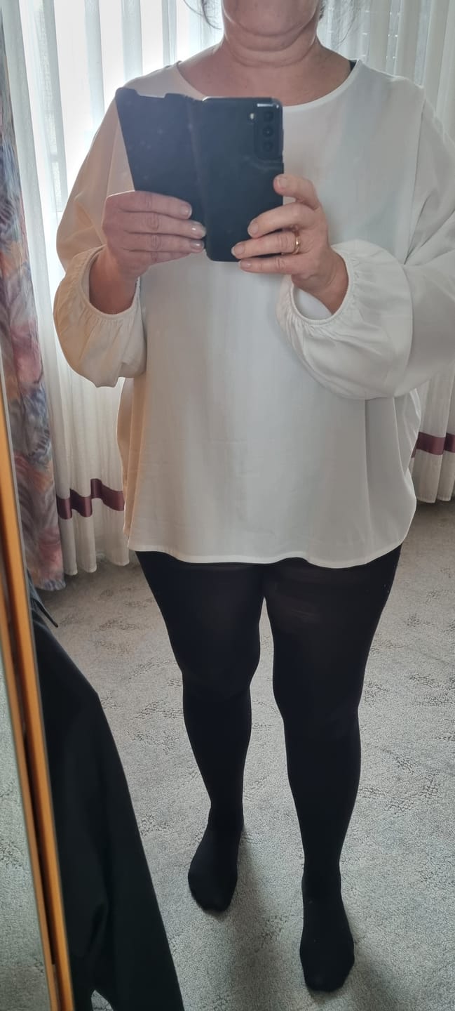 Customer photo review of GRETA.K Bluse