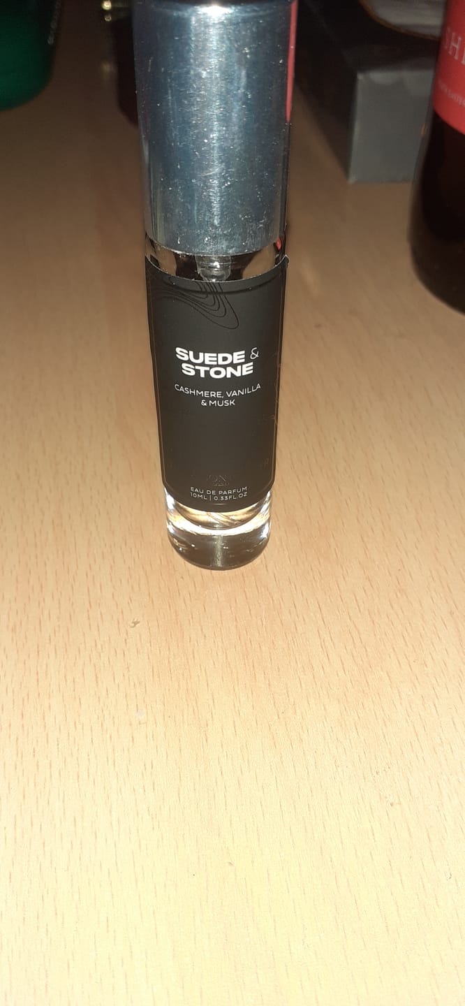 Customer photo review of Suede & Stone | Eau de Parfum