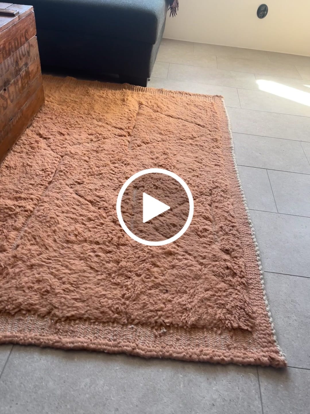 Customer video review of Terracotta Moroccan Wool Rug with Subtle Triangle Pattern