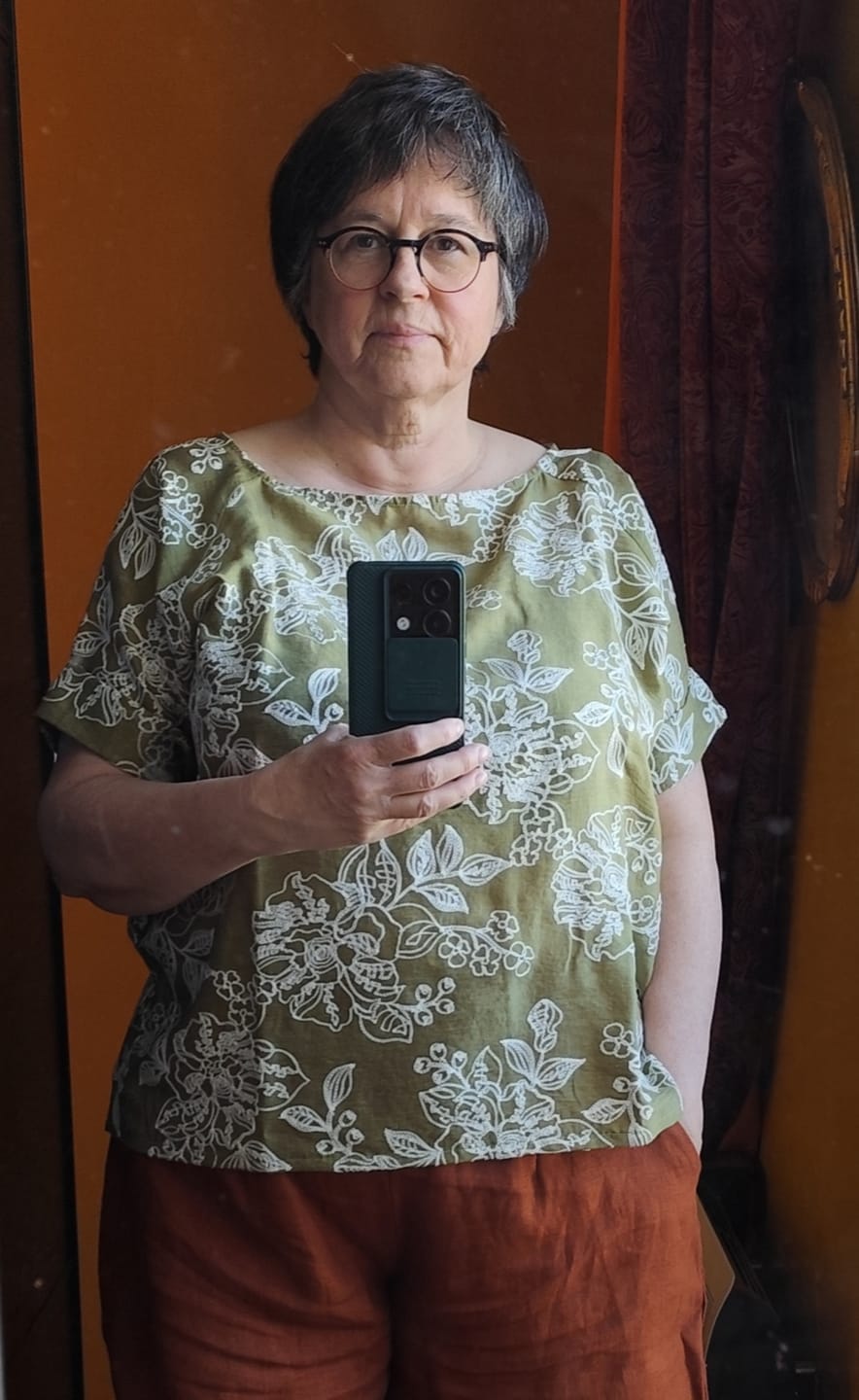 Customer photo review of Blouse  Romy – Lyocell Olivier brodé