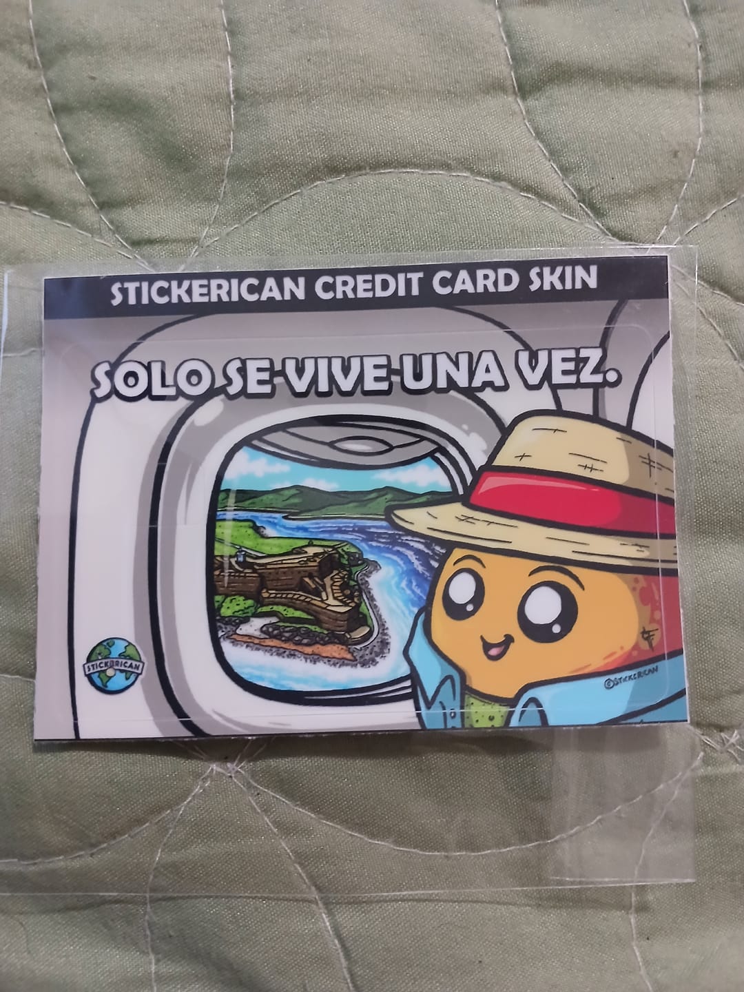 Customer photo review of Solo Se Vive Una Vez - Sticker para Tarjeta de Crédito