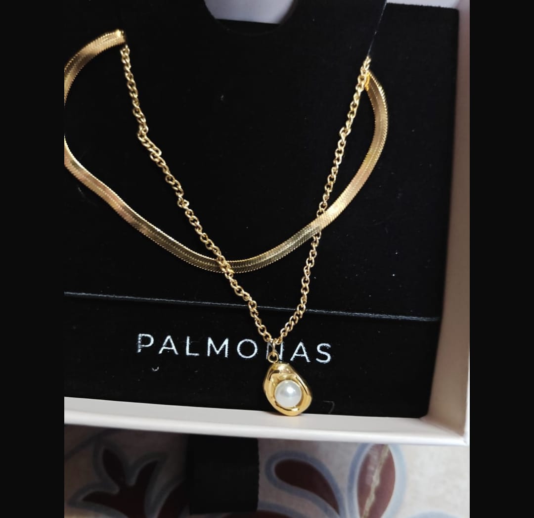 Customer photo review of Gold Hearts Band Ring