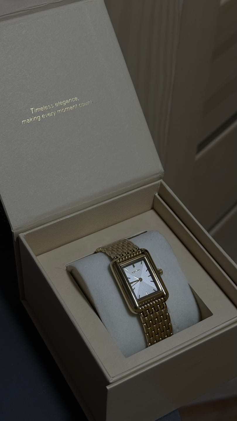 Customer photo review of Olivia Gold White