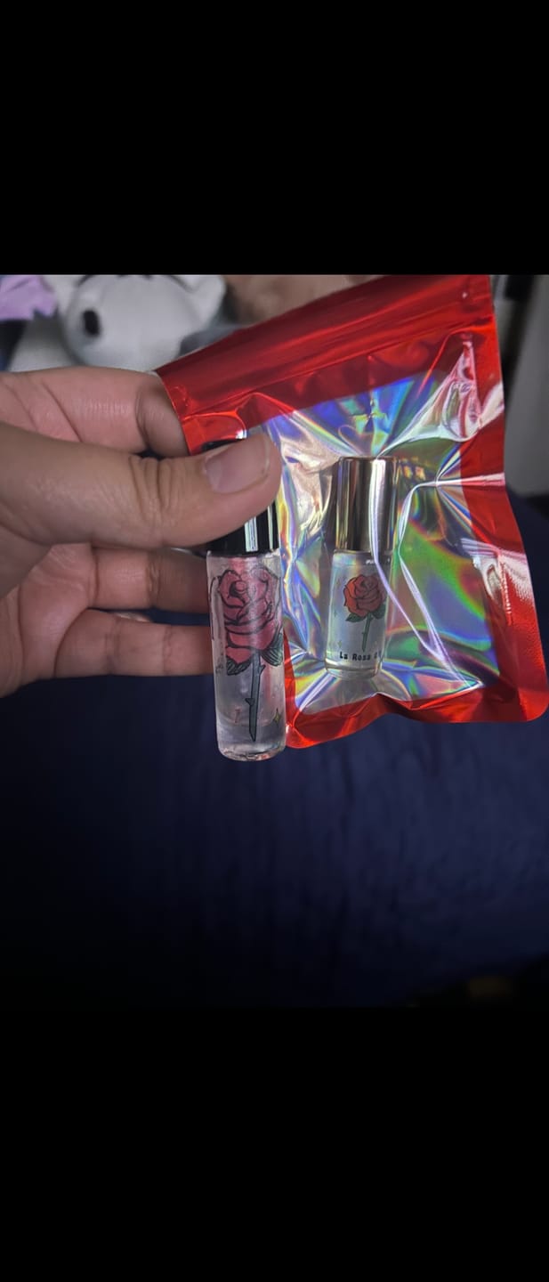 Customer photo review of La Flor Rose Oil