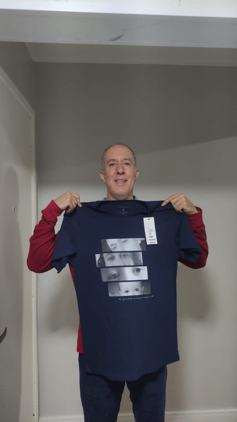 Customer photo review of Camiseta Personalizada OLHARES DOS FILHOS (Até 6) - Algodão 100%