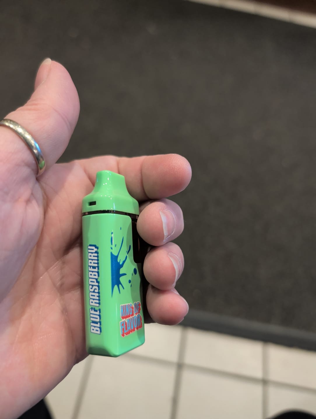 Customer photo review of BLUE RASPBERRY 1.5ML VAPE
