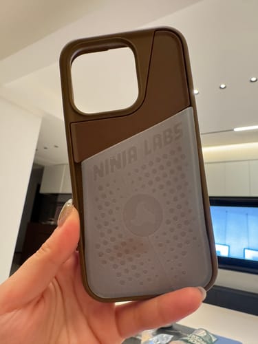 Customer photo review of Flex Pouch - iPhone 15