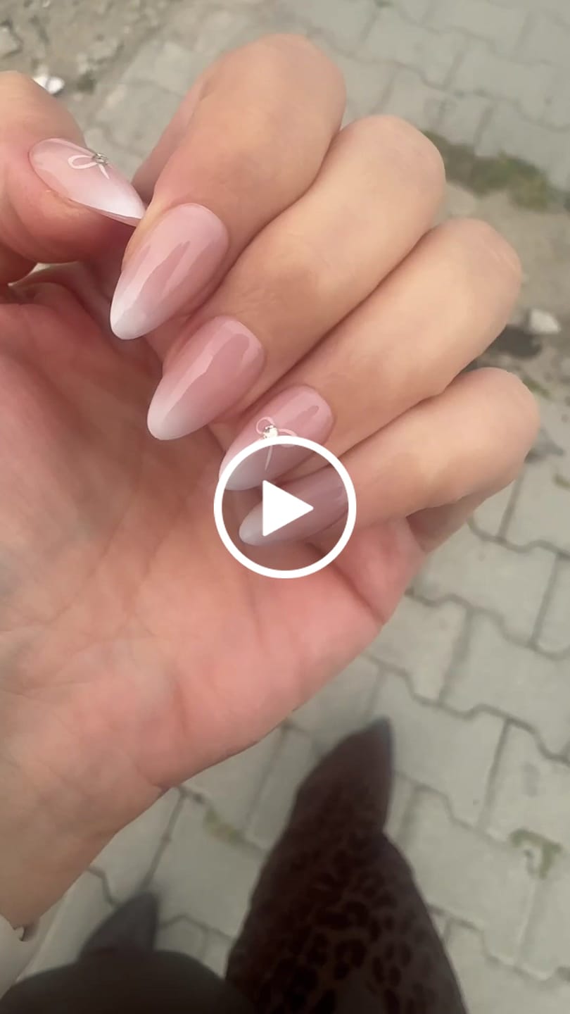 Customer video review of Pearl Bow - Short Almond - 30 Adet Takma Tırnak