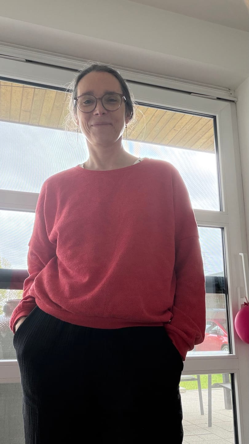 Customer photo review of Sweater Isa - Coral Jacquard
