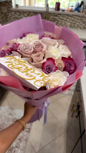 Customer photo review of Purple Tones Rose Bouquet