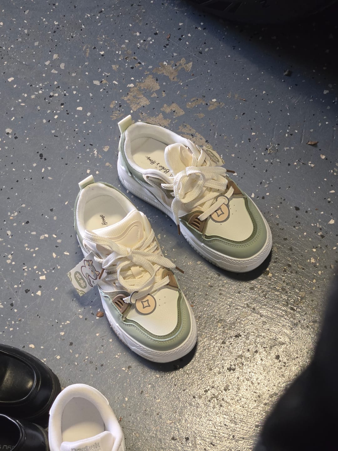 Customer photo review of Ultra Cute Sea Snake Chunky Green Shoes - Women's
