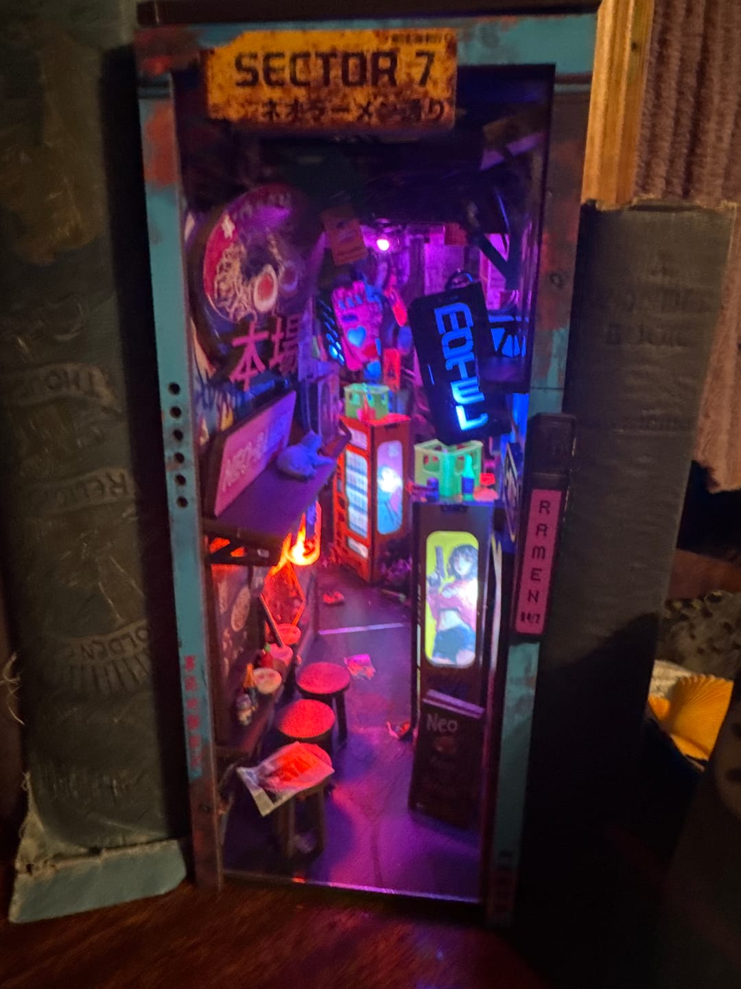 Customer photo review of Neo Ramen MiniAlley – A Cyberpunk DIY Diorama Booknook