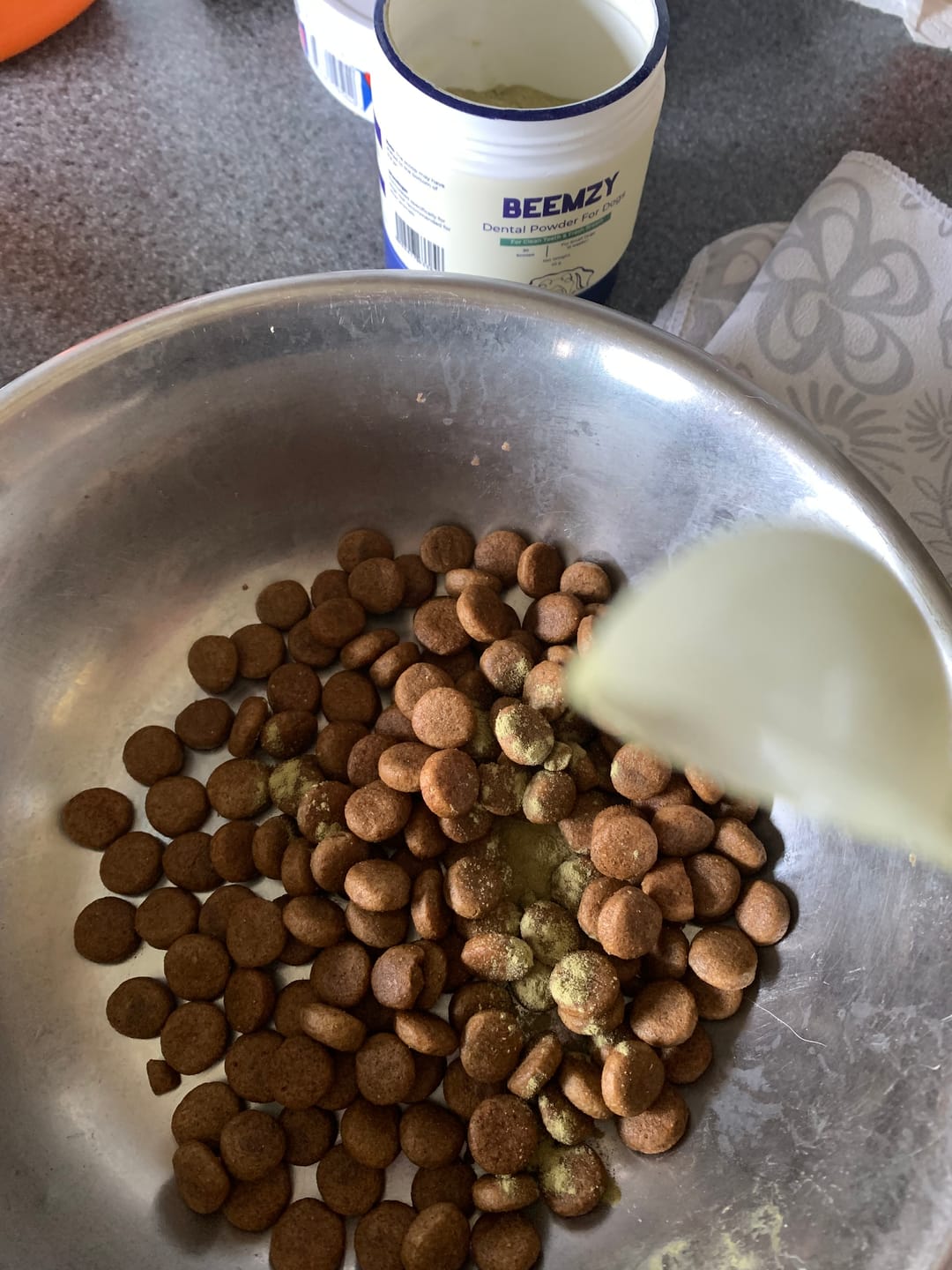 Customer photo review of Beemzy Tandpoeder voor Honden