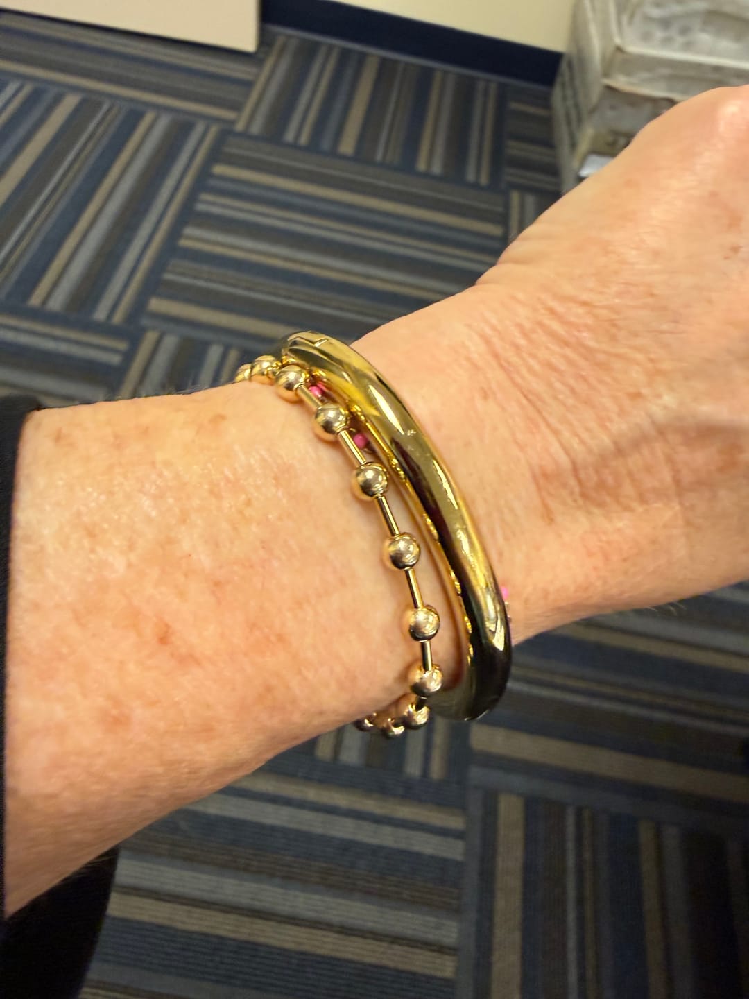 Customer photo review of Bold Oval Bangle