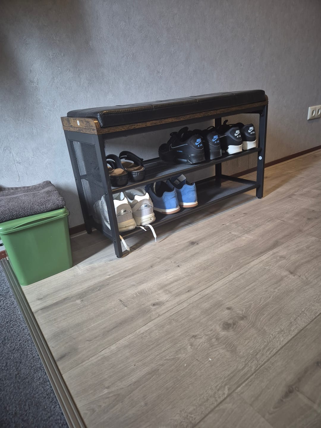 Customer photo review of Schoenenrek industrieel met bank | Houtlook en Staal | 80x30x48cm