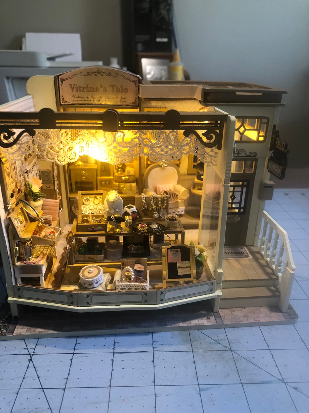 Customer photo review of Vitrine’s Tale DIY Miniature House Kit