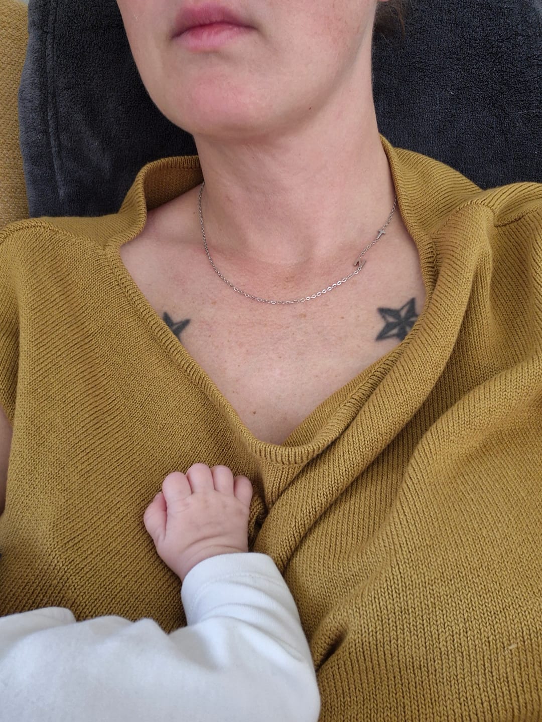 Customer photo review of Personalisierte Halskette mit seitlichem Initial