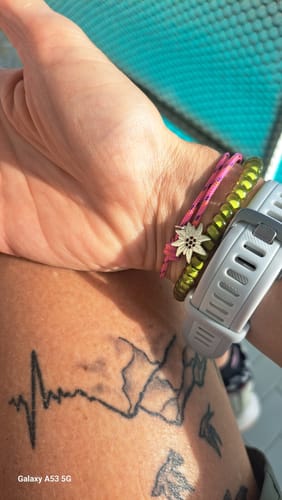 Recensione con foto di un cliente su Stella alpina - Bracciale paracord e argento 925