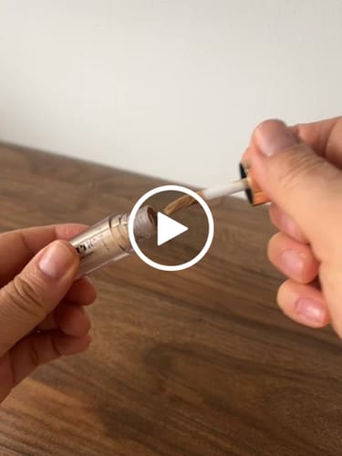 Customer video review of CORRECTOR LÍQUIDO 1ST SCENE TRAVEL SIZE