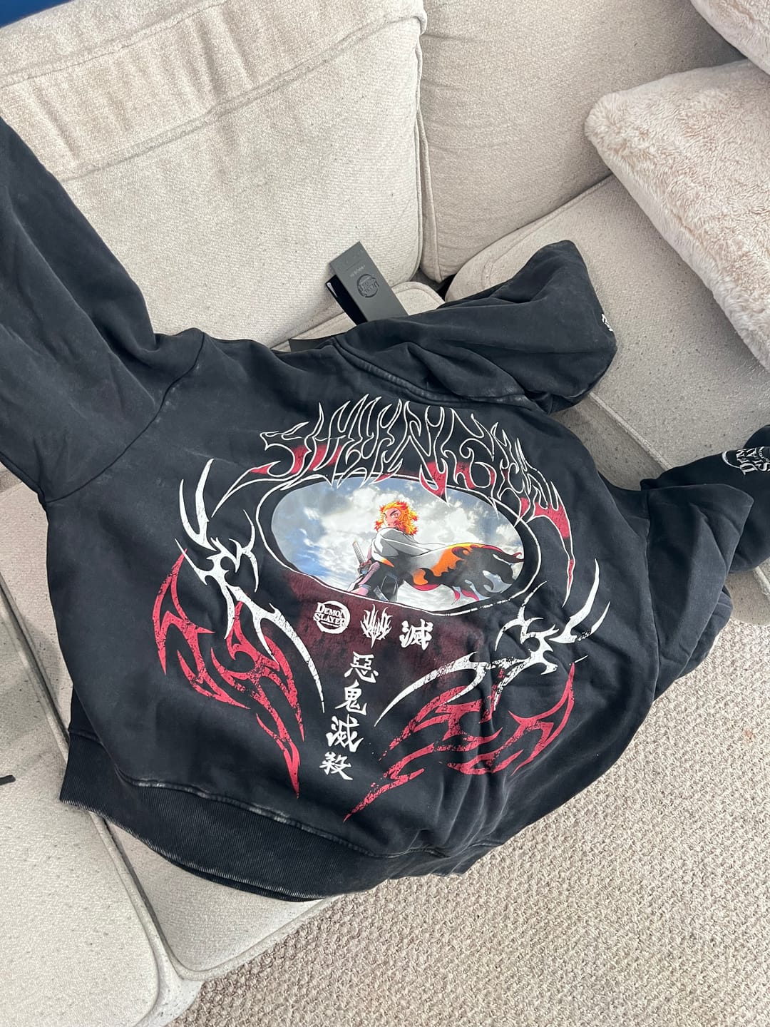 Customer photo review of 5068 - Demon Slayer: Kimetsu no Yaiba - Hoodies