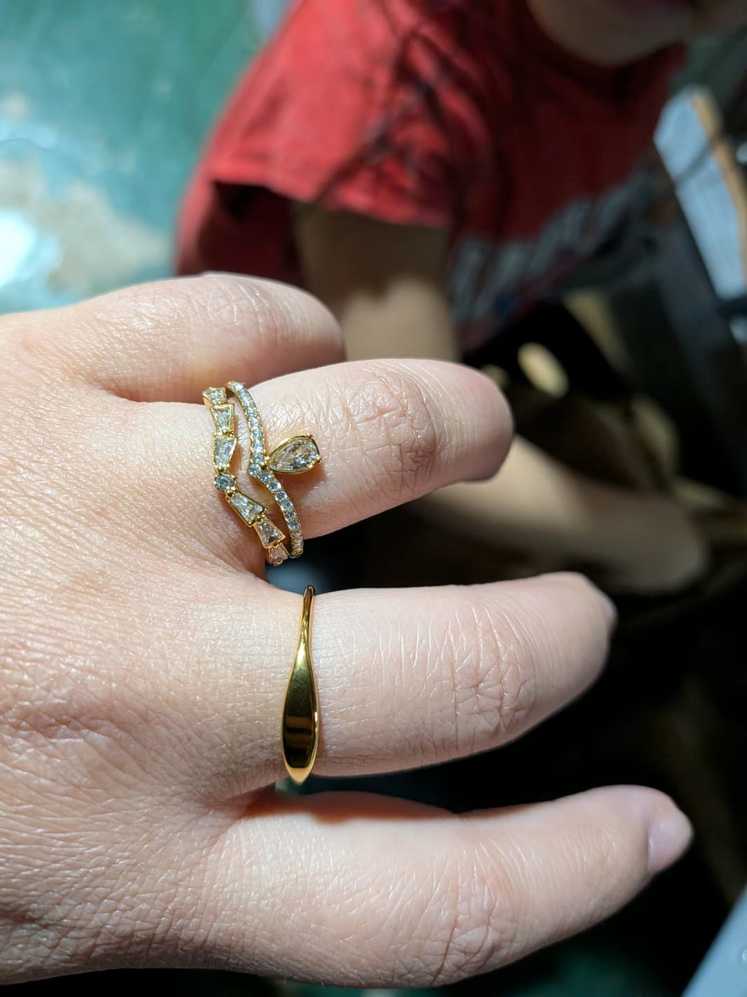 Customer photo review of 18K Gold Lilly Crystal Ring