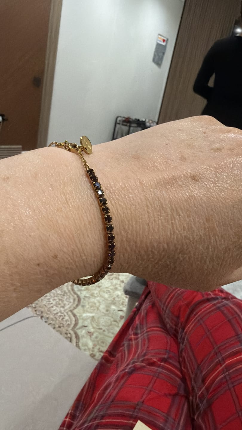 Customer photo review of Jade Gold Burgundy Bracelet