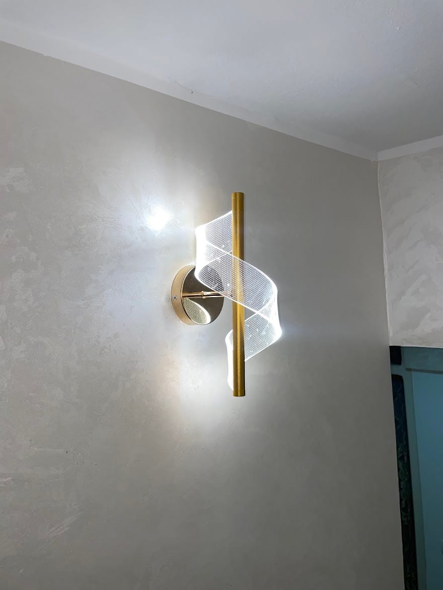 Customer photo review of Applique murale TWISTER Gold