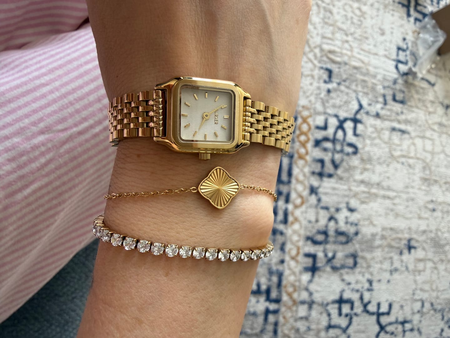 Customer photo review of Macy Petite Gold White