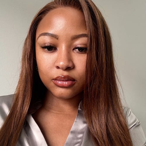 Customer photo review of Peruvian LUX 13x4 Lace Frontal Wig Straight Col 4 18 inch