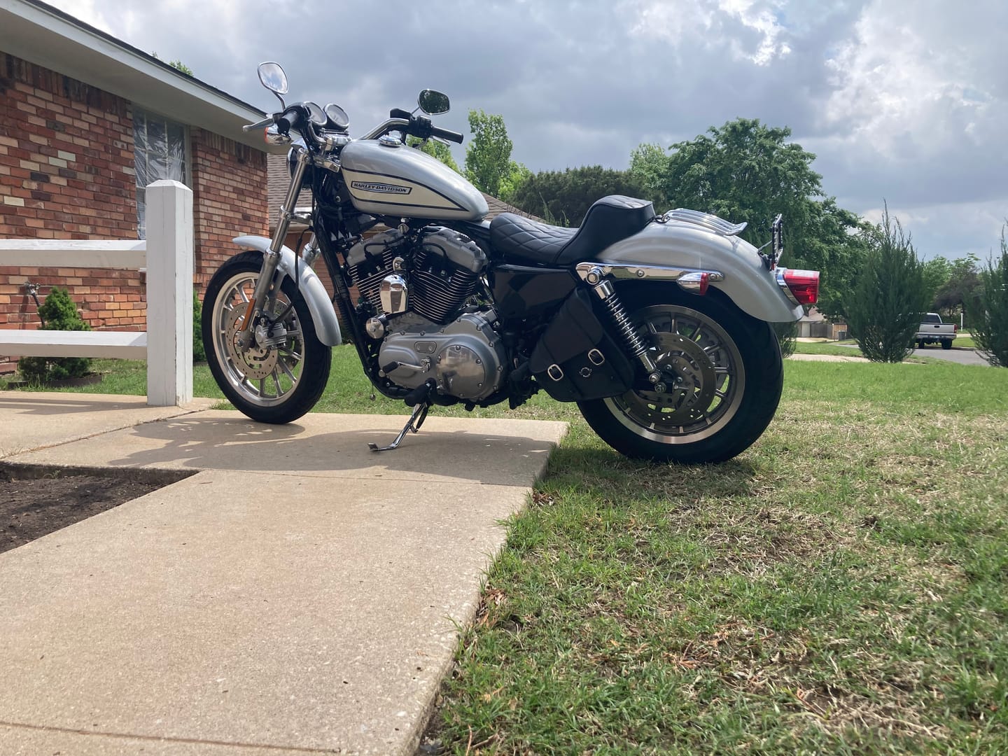 Customer photo review of 3L - Crafted Harley Sportster Specific Motorcycle Swing Arm Bag