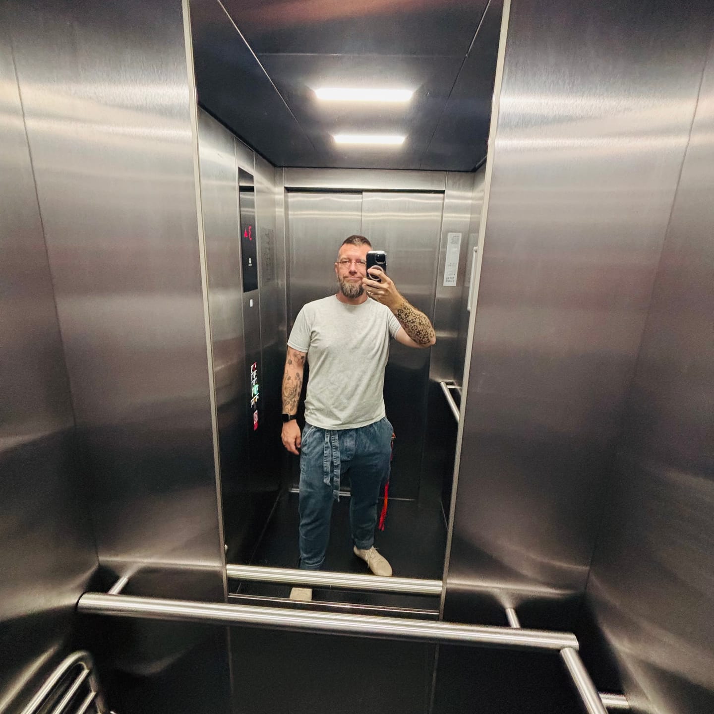 Customer photo review of Oleno Soft Washed Pants