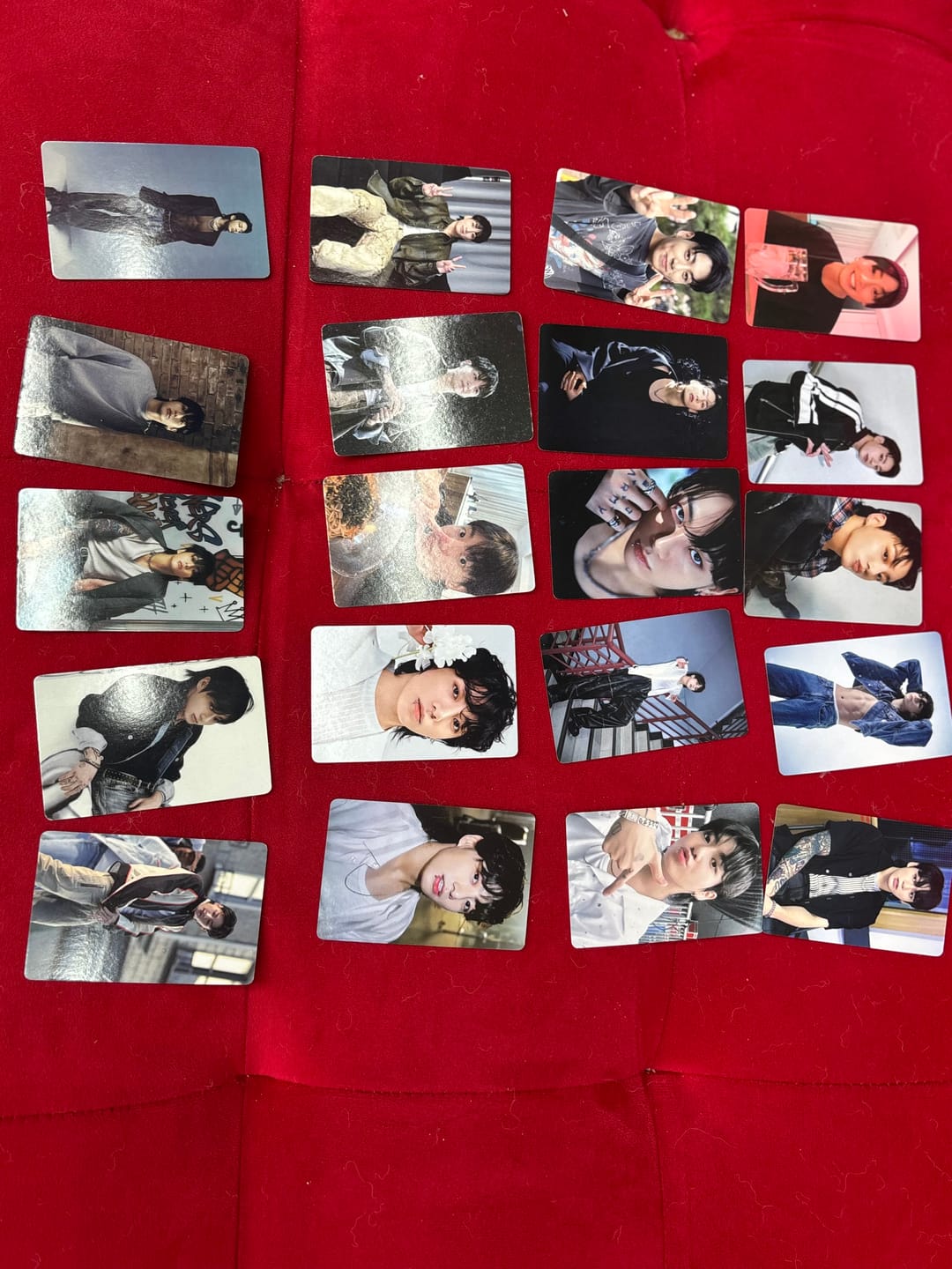 Customer photo review of BTS JK GOLDEN PHOTO CARD SET